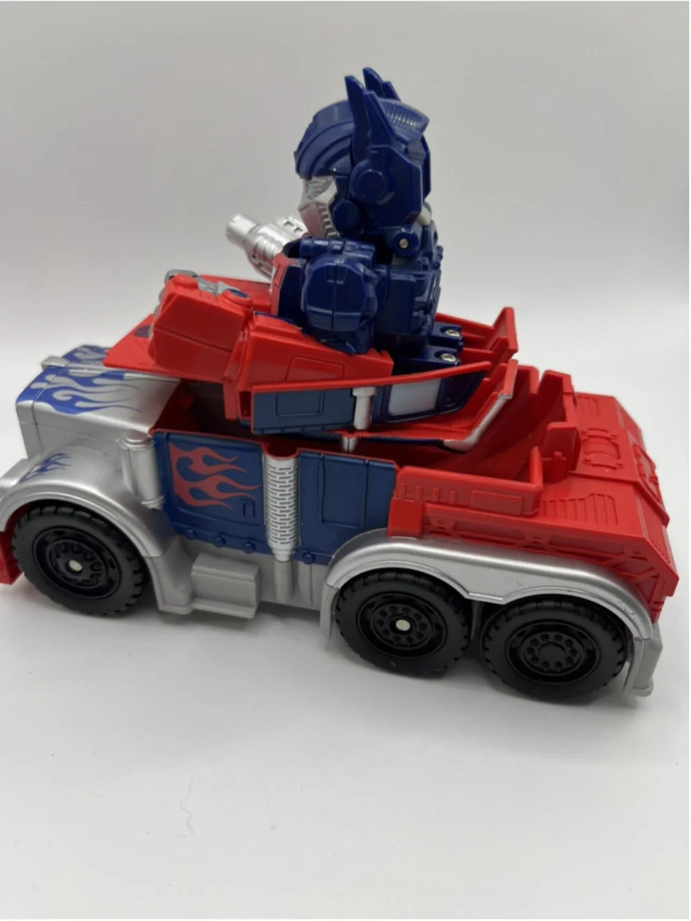 Collectible 2008 Hasbro.TRANSFORMER OPTIMUS PRIME TRUCK tomy 6